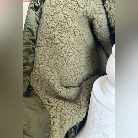 NWT UGG Women's Ronney Cropped Puffer Jacket, Burnt Olive, Size: Small - Picture 10 of 13